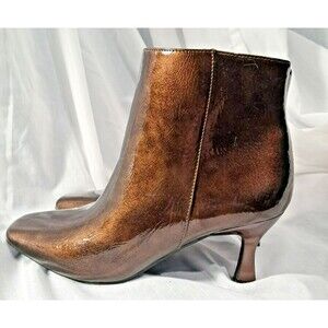 Brown Faux Patent Leather Textured Square Toe Kitten Heels  Size 7M